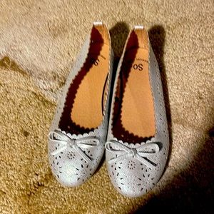 SO Girls Flats